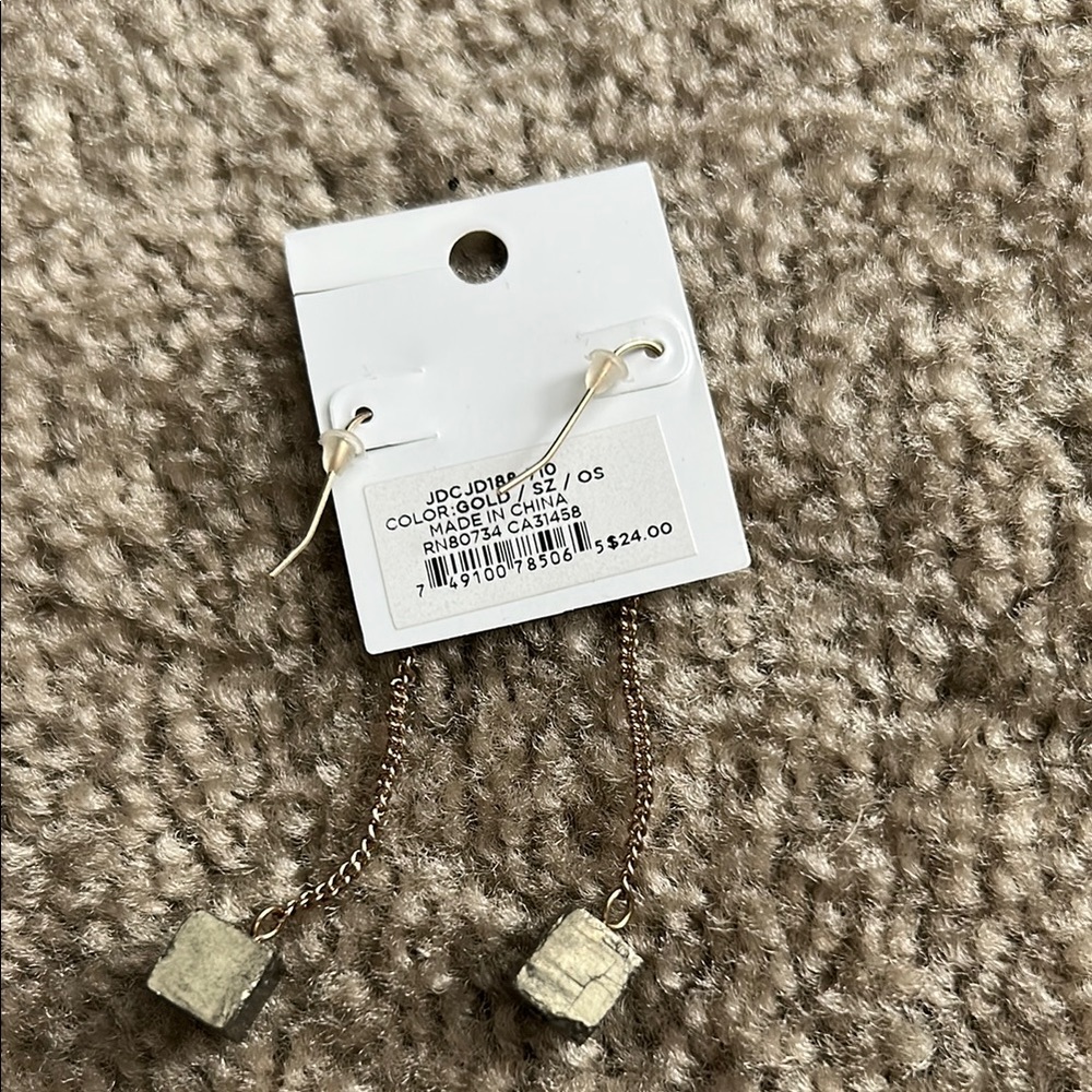 BCBGeneration Gold Necklace and Earring Set - Picture 5 of 5